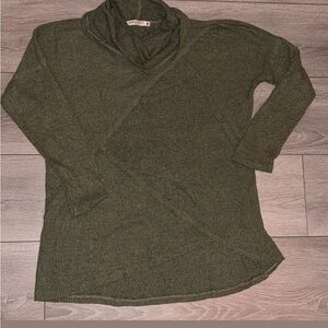 Chance Or Fate Size Medium Long Sleeved Sweater Cowl Neck Ribbed Green EUC